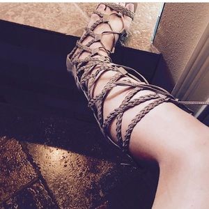 SOLD Steve Madden Sammson Gladiator Sandals Camel